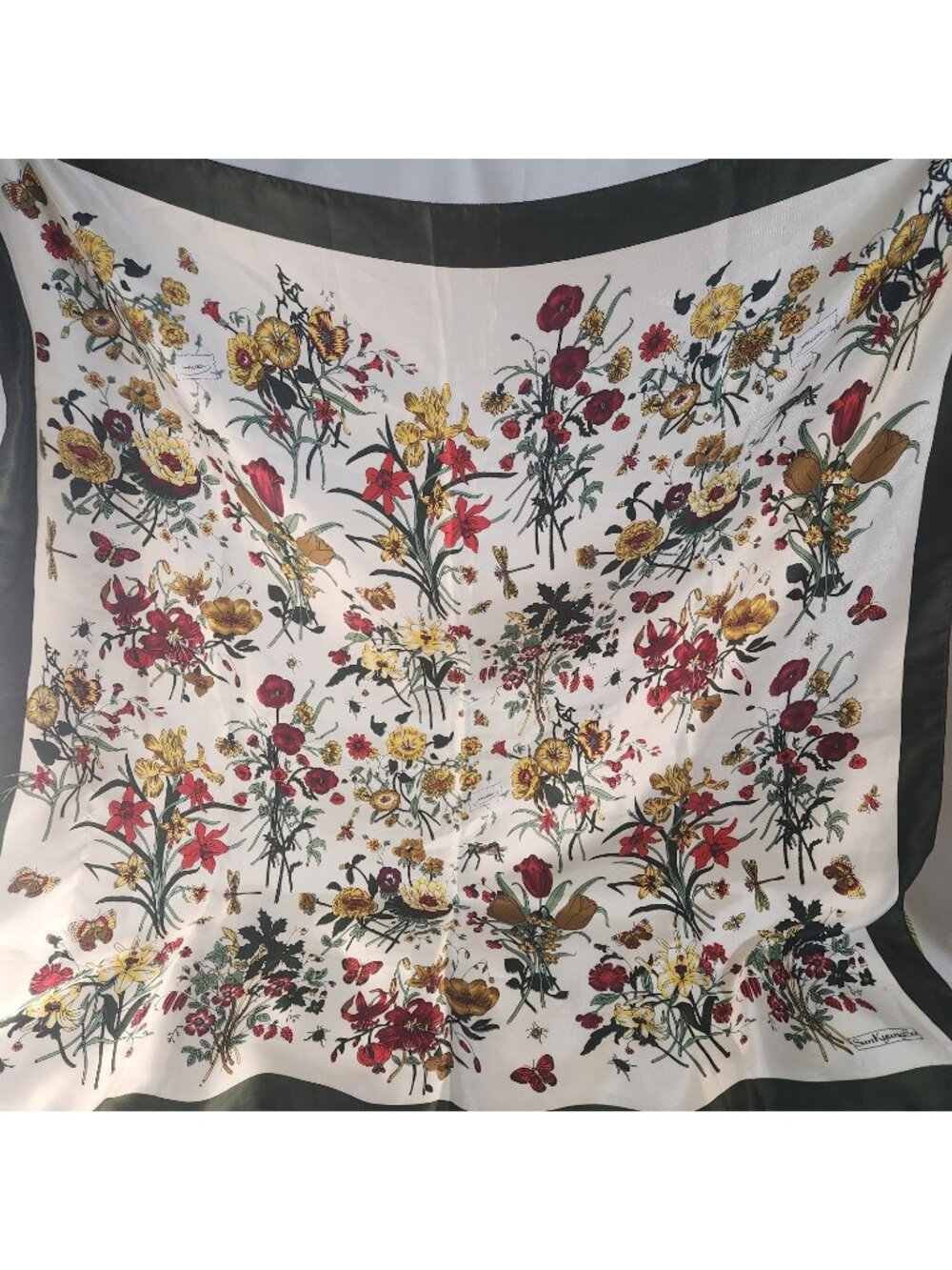 Sunkyungsa Scarf Silk 34 Inches Square.  1 Small Snag ( See Last Pic) Floral
